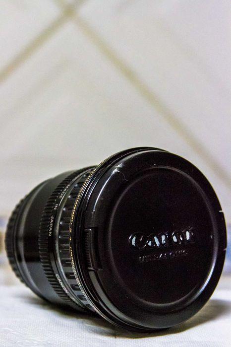 Canon EF 20-35mm f/3.5-4.5 USM – Grande Angular | Bom Estado | 100% Funcional