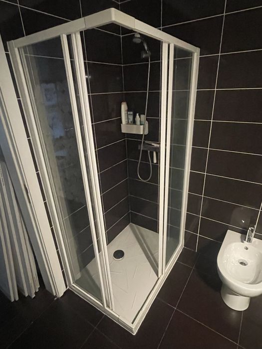Casa de banho completa Valadares + móvel + espelho + resguardo
