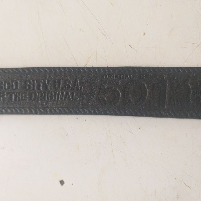 Кожаный ретро пояс Levi's 501