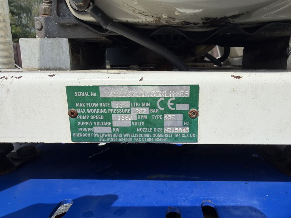 Mobilna myjka cisnieniowa Brendon diesel