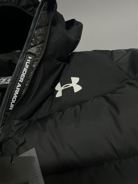 Куртка мужская зимняя на халлофайбере , класная молель , легкая и тепл