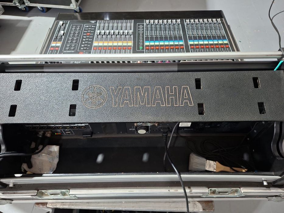 Yamaha CL3 + 3x Yamaha Tio1608 – Sistema Digital Completo