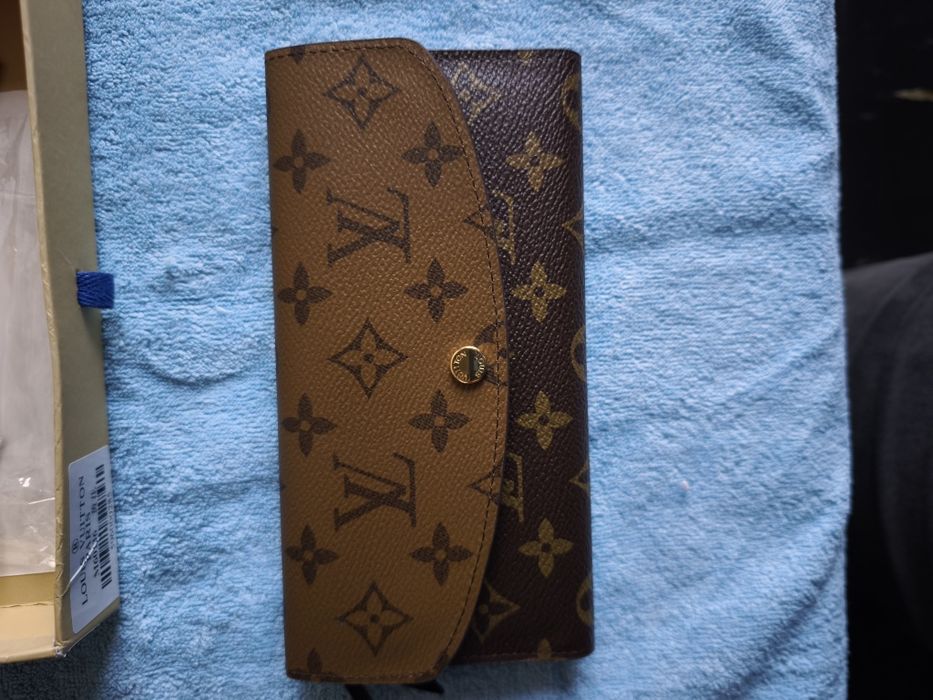 Carteira Louis Vuitton , padrão monograma icónico.