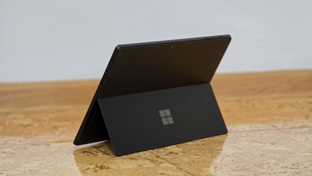 Microsoft Surface Pro 7+/7 plus  w świetnym stanie