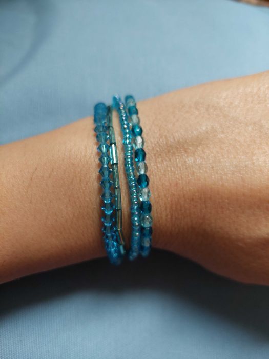 Pulseiras com diferentes materiais