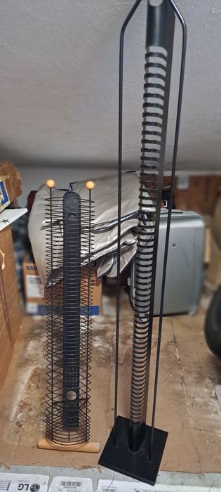 Suporte vertical ferro preto para CDS