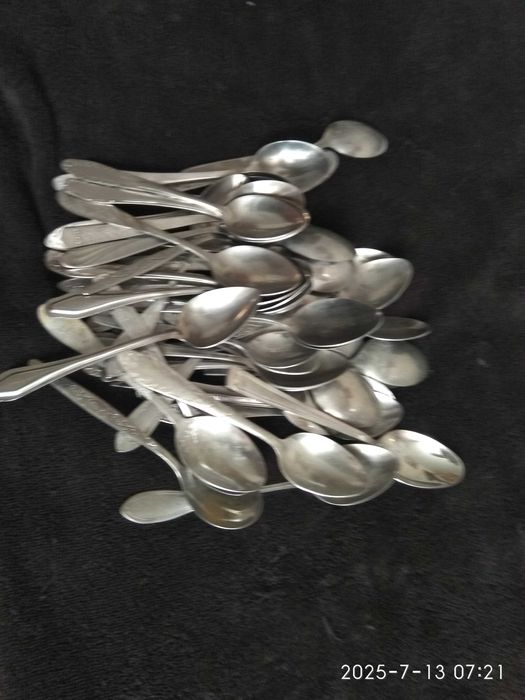 Вилки - 90 шт. Ложки - 50 шт. Чайн - 7 шт. Ножи - 6 шт - Б У -