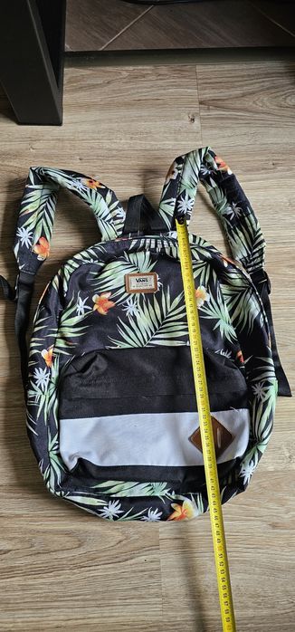 Vans plecak wymiary na zdjęciach