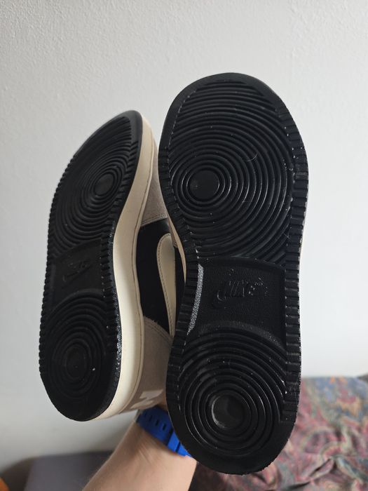Nike Court Borough Low Premium r.40 5(25.5cm)