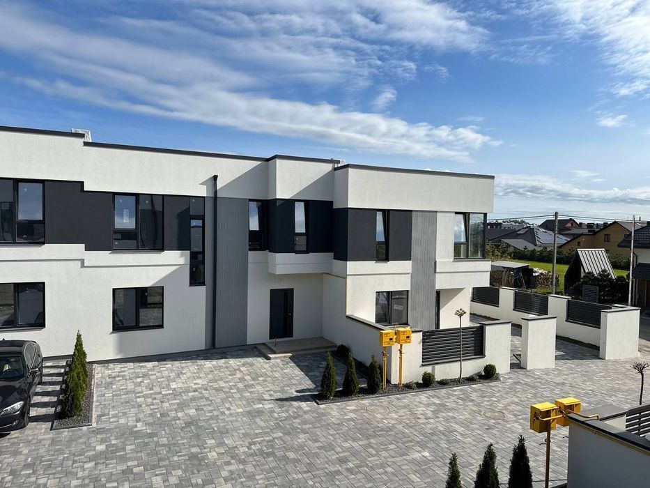 Продаж котеджу в КМ "Ягуар"