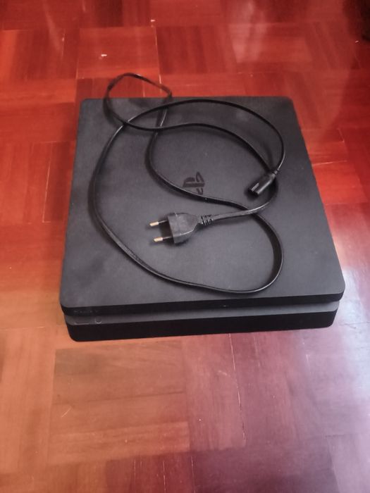 PlayStation 4 Slim – Em bom estado + just cause 4