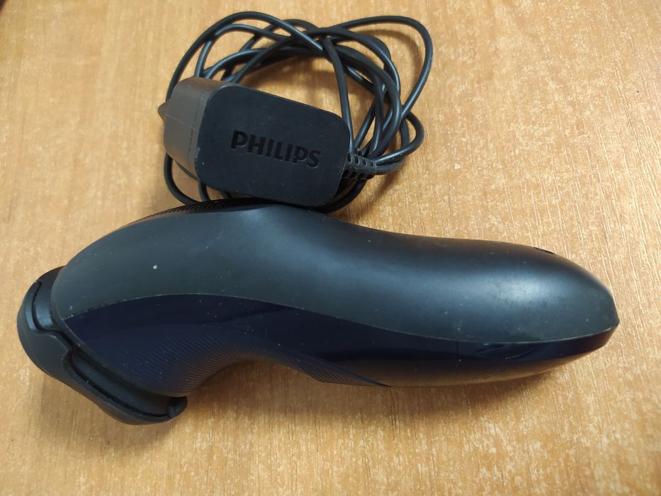 Бритва Philips series 1000 бу.