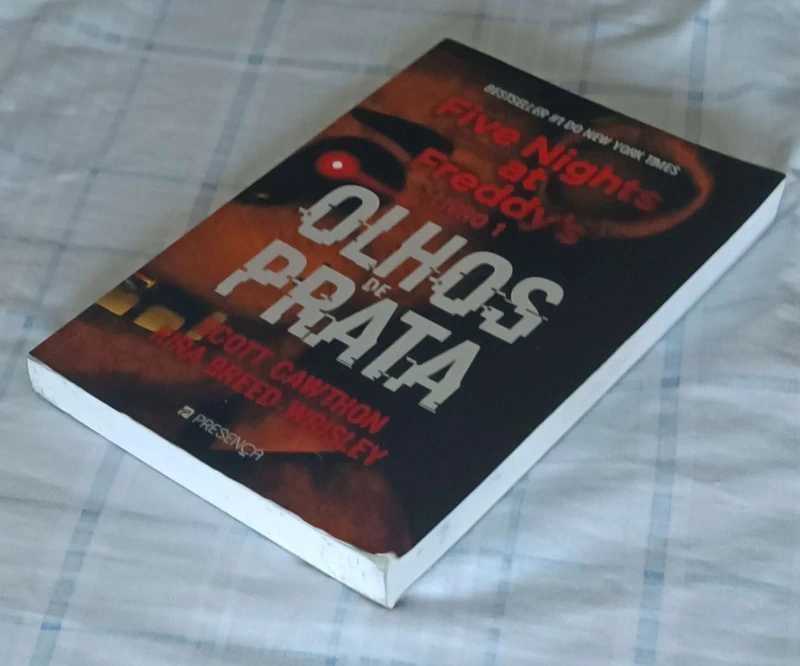 Livro de Five Nights at Freddy's (Português)