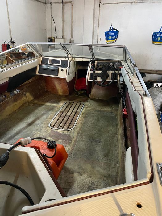 Barco de 90 cavalos
