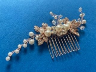 Ozdoby do włosów.  Podwiązka