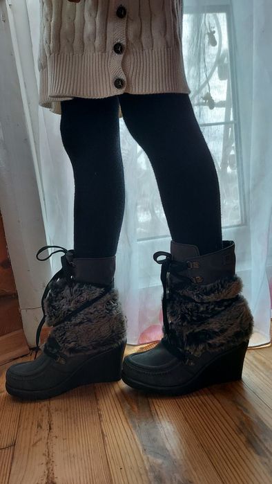 Продам нові демісизонні чоботи Replay 36p