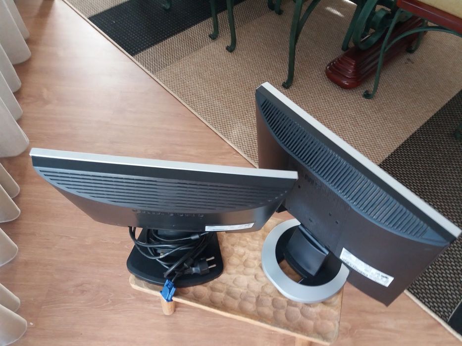 Dois Monitores SAMSUNG