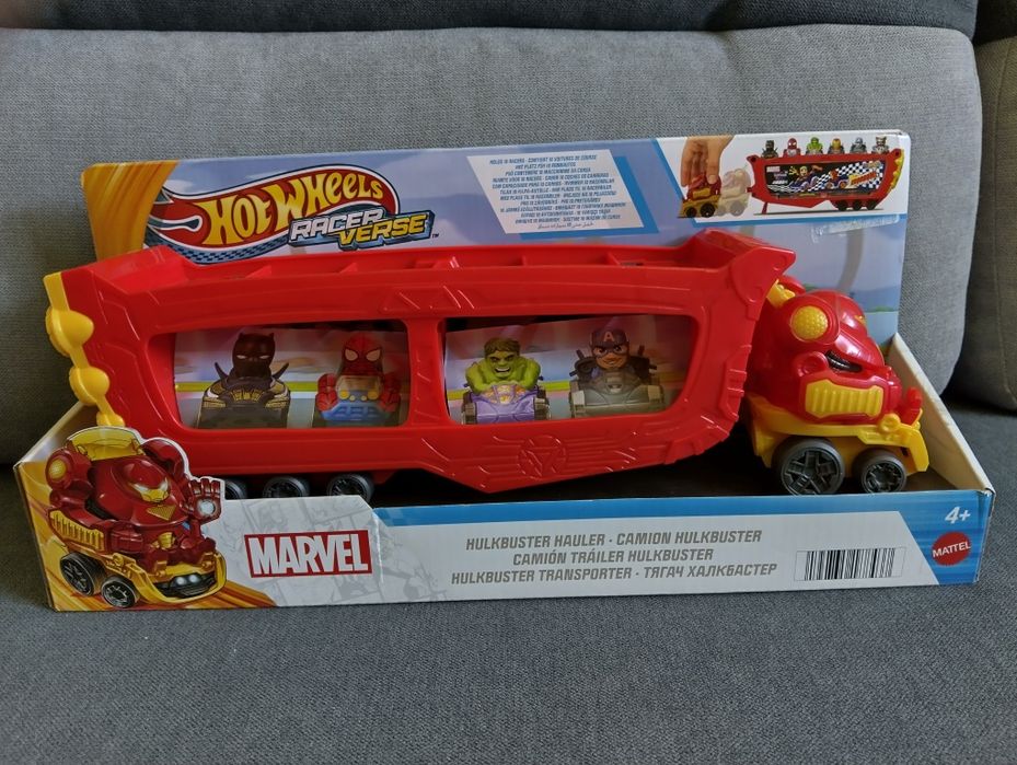 Hot Wheels Racer Verse Marvel Hulkbuster Transporter