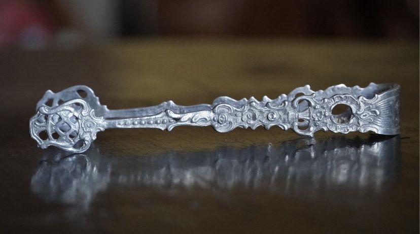 Srebrne zabytkowe szczypce do cukru lodu sztućce vintage retro