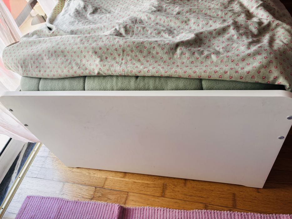Cama de crianca c/estrado e colchao SLAKT branca
