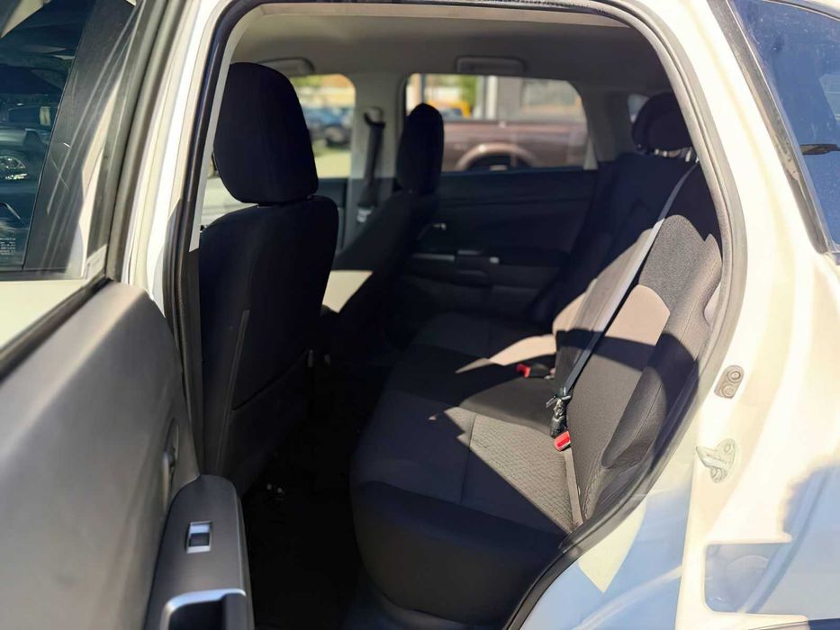 Mitsubishi Outlander      2018