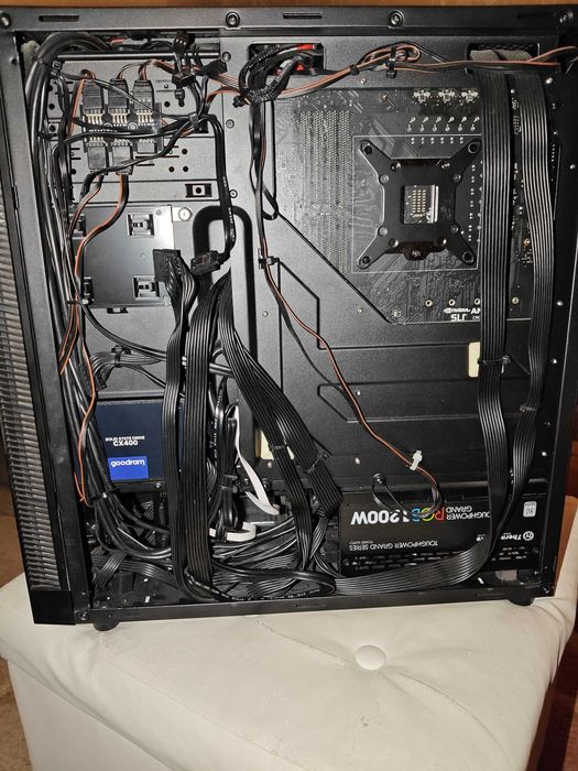 Komputer Gamingowy |i9-9900k|RTX 2080 Ti| 32 GB RAM DDR4 | + Monitor