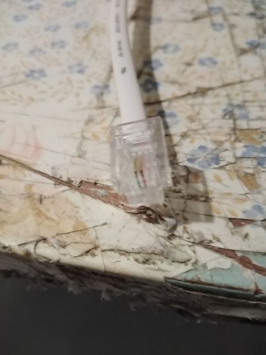Vendo cabo de duas entradas para telefone bom estado