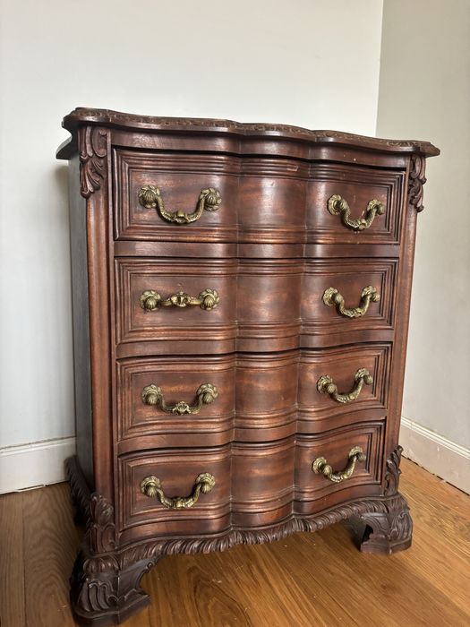 Conjunto mesinhas + comoda