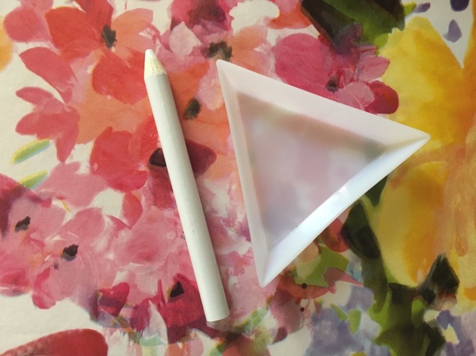 Наборы для маникюра. Восковые карандаши для страз и тарелочки