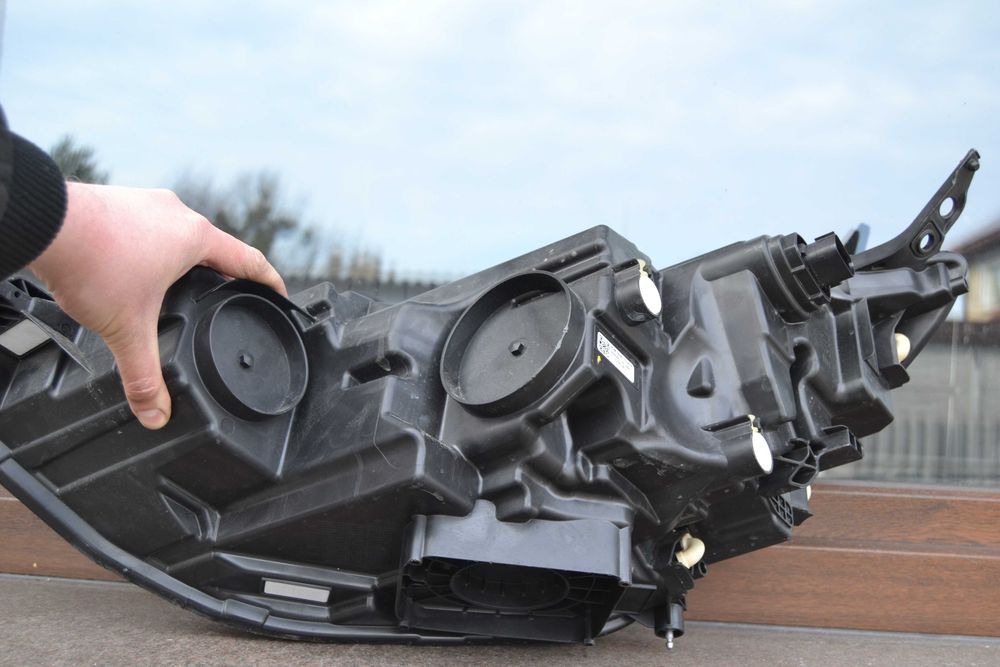 Ford Transit Custom 3 full led lampa prawa przednia prawy przód LED