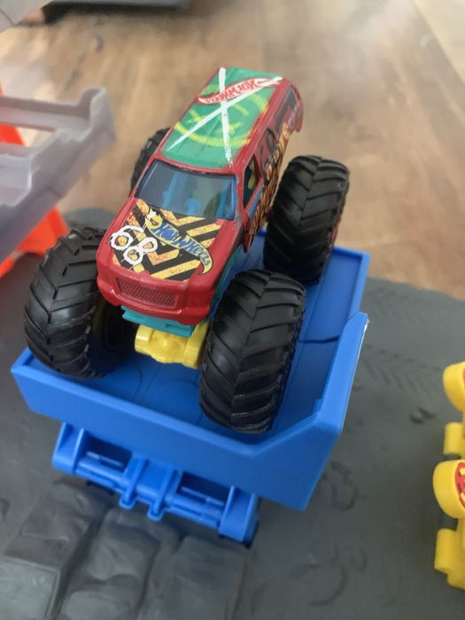 Sprzedam Tor hot wheels