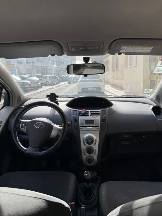 Toyota Yaris 1.0 VVT-i 2005 | Económico e Fiável