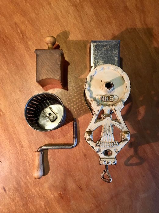 RALADOR NR8 - antigo - 23 x 14 x 6 cm/s