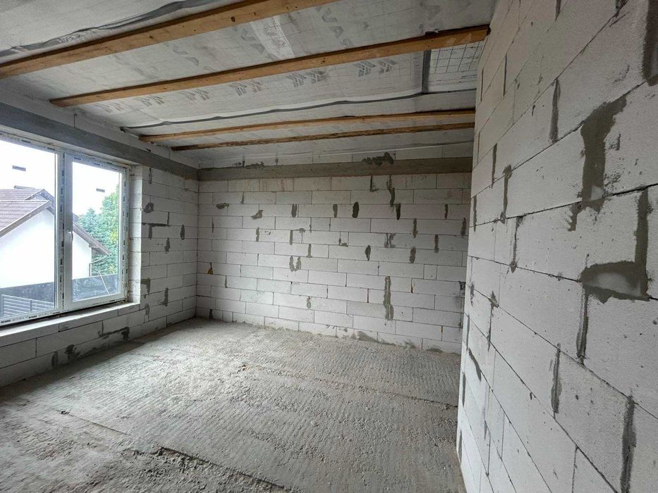 Продаж СУЧАСНОГО  ОСОБНЯКА  з ГАРАЖЕМ  та власною ділянкою 5 соток