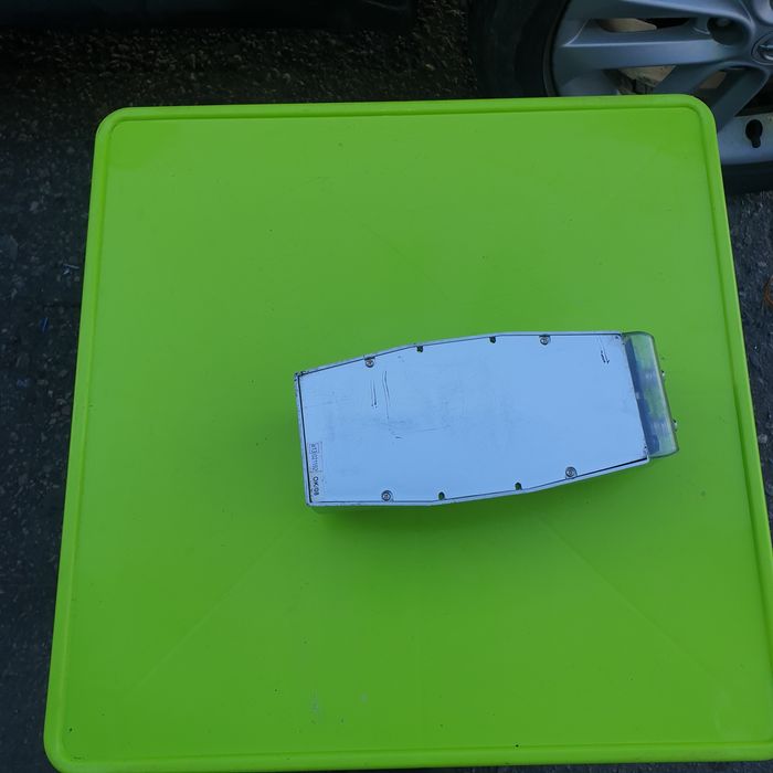 Конденсатр с цифровым вольтметром Stinger.