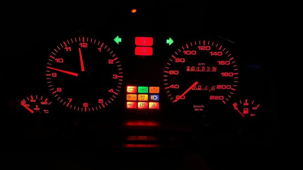 Щиток-приборная панель Audi 80 b3 b4