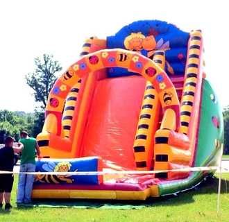 Sprzedam zjeżdżalnie dmuchana