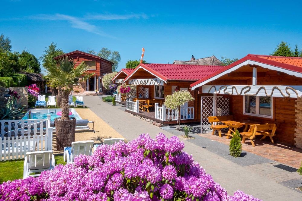 Domki nad morzem obok Mielna i Sarbinowa z basenem podgrzewanym!