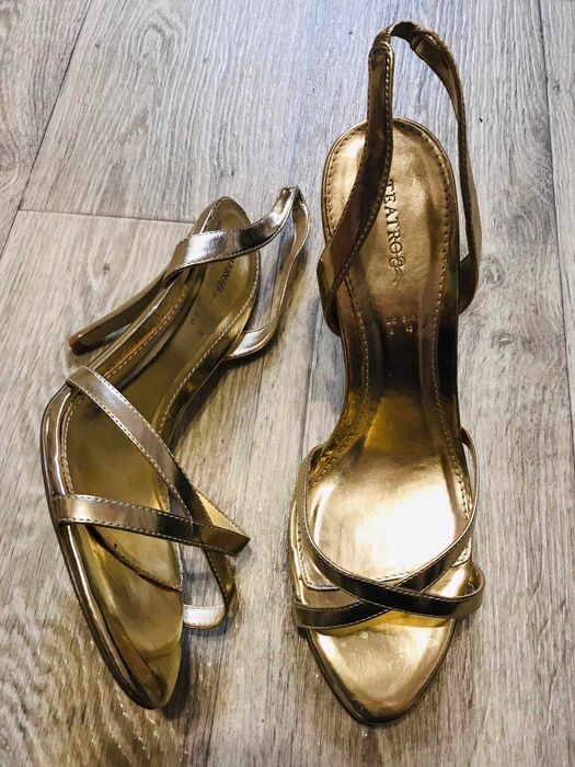 Свадебные босоножки Teatro р.41-40,5 ст.26,5см золотистые нарядные