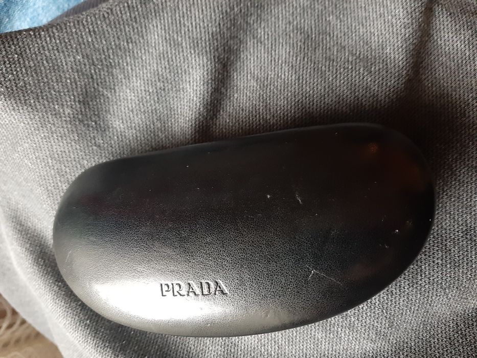 Stare etui Prada kolekcja vintage etui na okulary wady boho czarne pud