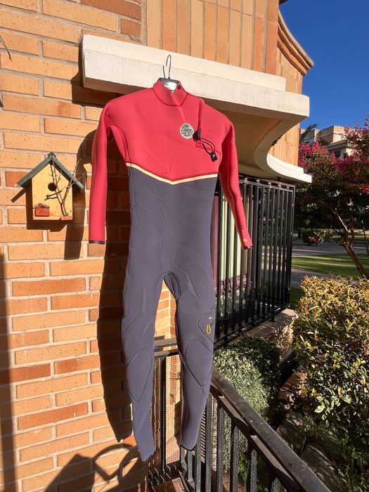 Fato de Surf Rip Curl E-6  pouco uso, modelo usado por Teresa Bonvalot
