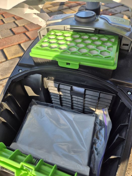 Пилосос Severin 750w.