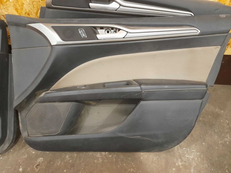 Обшивка двери карта FORD FUSION, MONDEO MK5 серебро