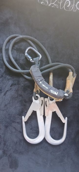 Kit PETZL de Trabalho em Altura – Arnês + Talabarte + Acessórios | 100€ NEGOCIÁVEIS