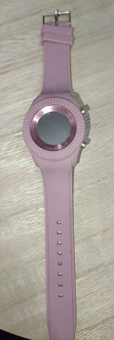 Estou a vender os relógios que estão a ganhar pó