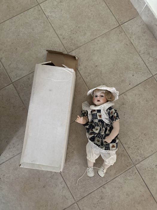 Bonecas de porcelana bonitas e para coleção