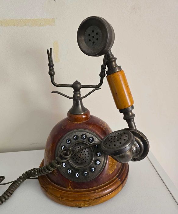 Telefone fixo anos 70