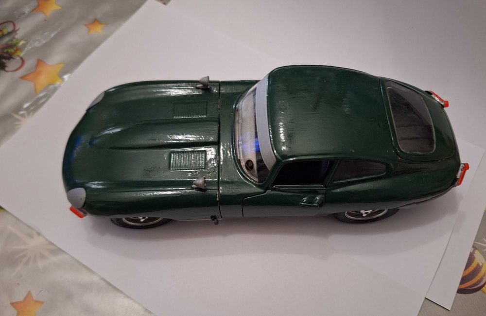 Miniatura escala 1:18 - Jaguar