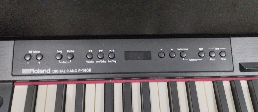 Piano Digital Yamaha Roland F-140R