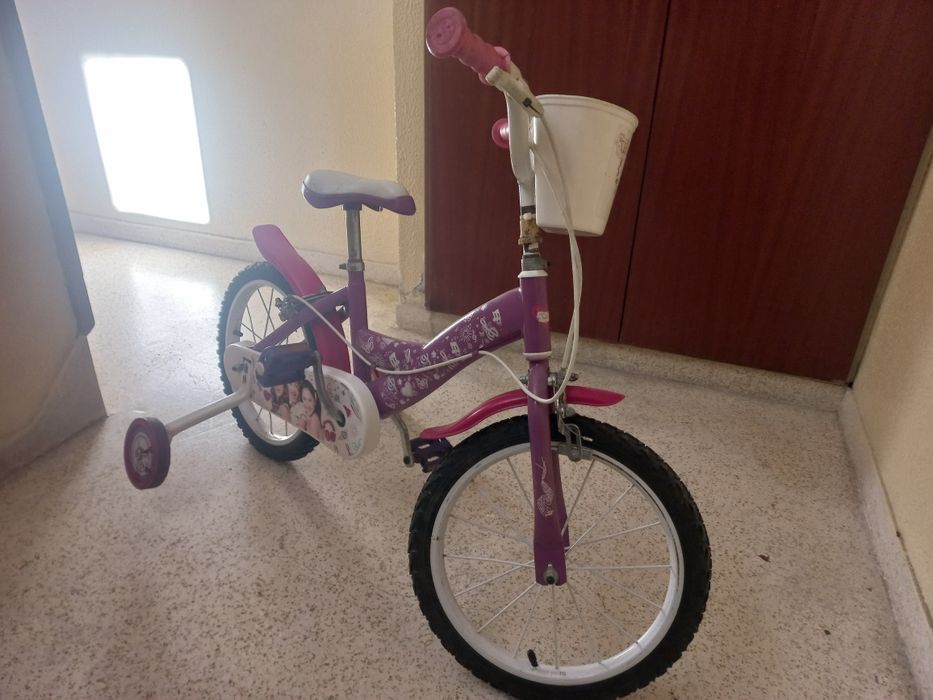 Bicicleta de criança usada.